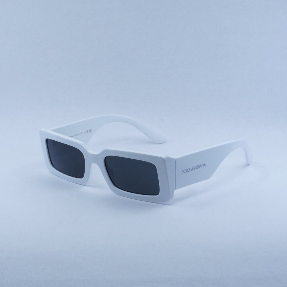 🕶️ New Dolce & Gabbana DG4416 303487 Sunglasses -White Frame, Dark Grey Lenses - Picture 1 of 11